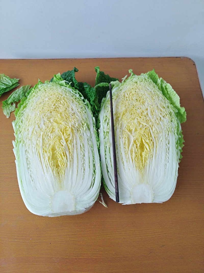 精品黄心大白菜3一6斤，面积大，货量多，质量好