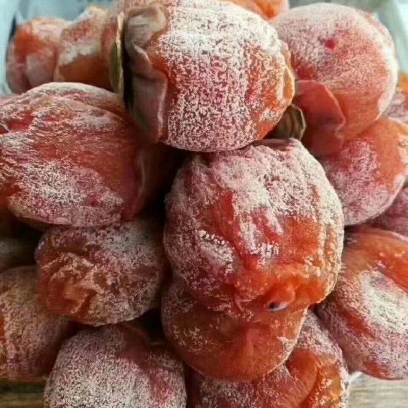 正宗的富平柿饼，自家的，无任何添加剂，纯手工制作，现在正