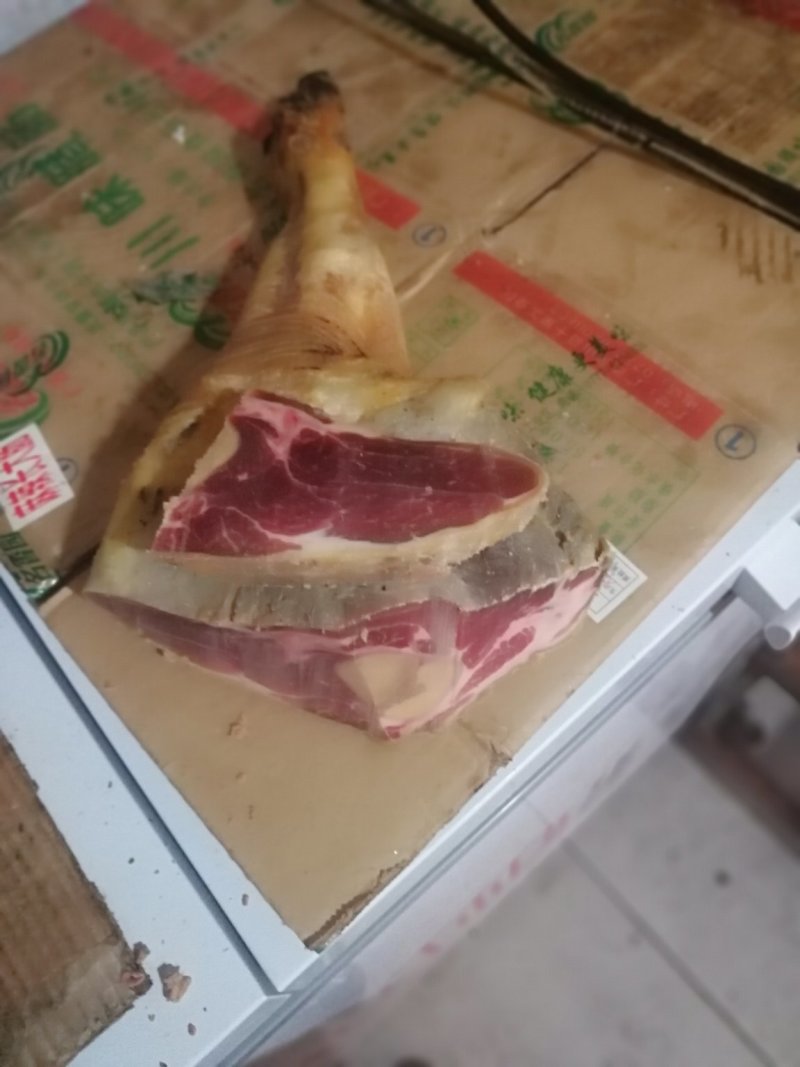 腊猪蹄散装精致火腿