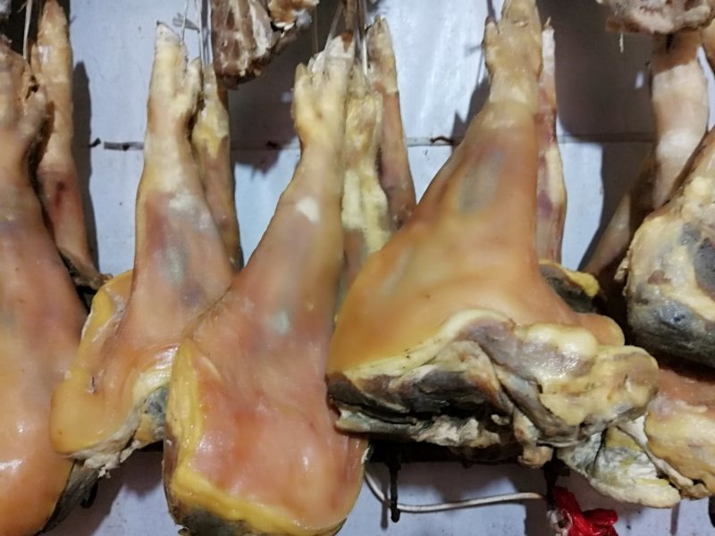 腊猪蹄散装精致火腿