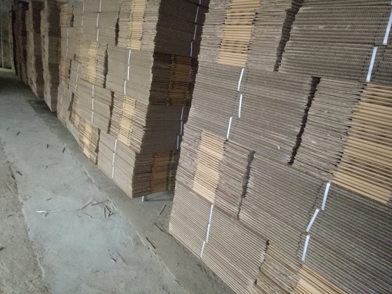 河南省内送货4号包装快递速递通用空白箱，可定做任意尺寸。
