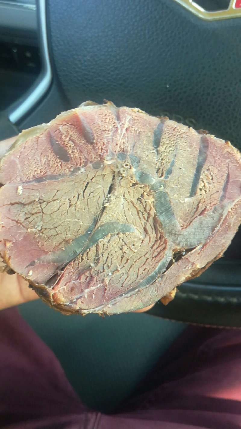 牛肉块个头大精修本色本味有五香加盐的，颜色可以定制