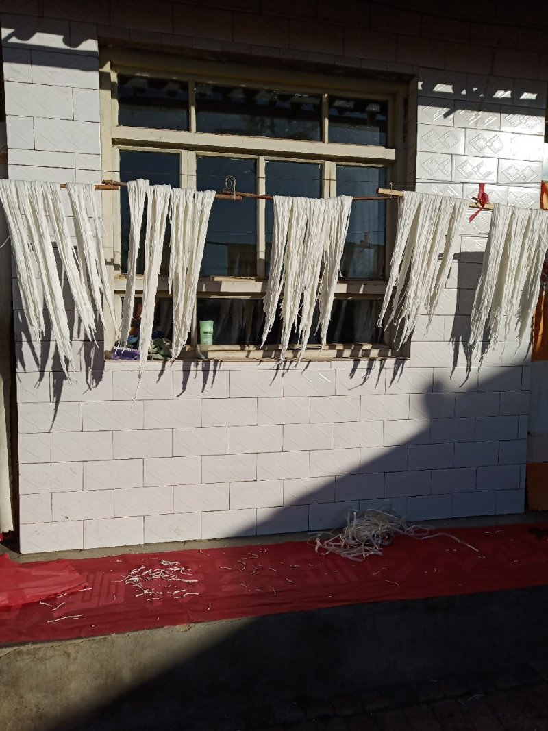 纯手工土豆粉条，困装，圆粉。