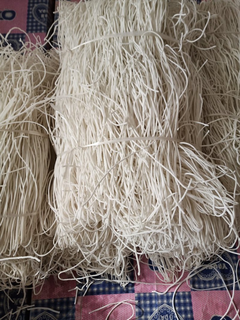 纯手工土豆粉条，困装，圆粉。