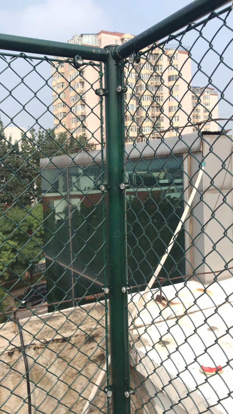 球场围网学校操场篮球场勾花护栏网室内足球体育场菱形隔离网