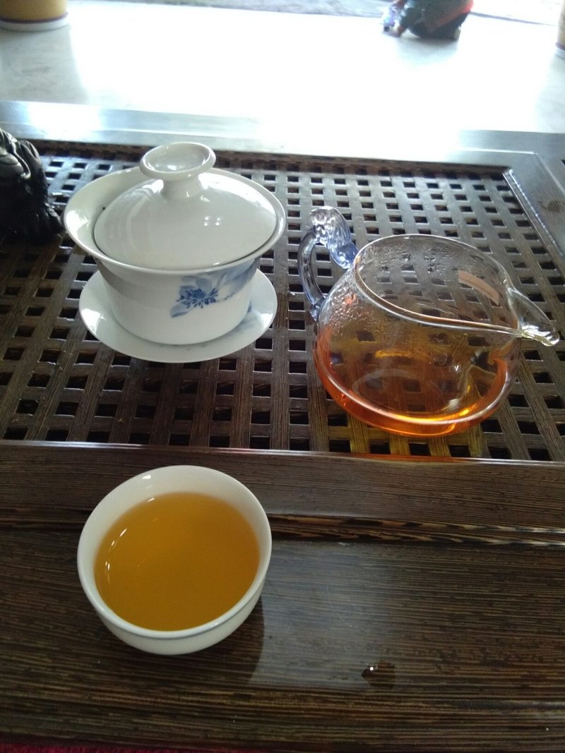 普洱茶百年古树茶生太茶