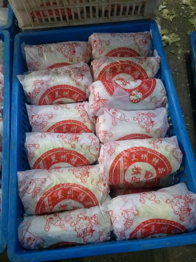我处娃娃菜大量上市了。品种齐全