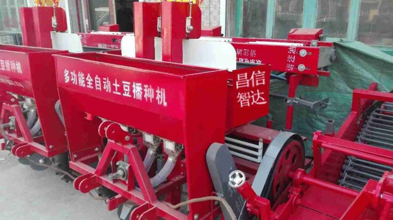马铃薯播种机。土豆播种机。根茎类播种。。
