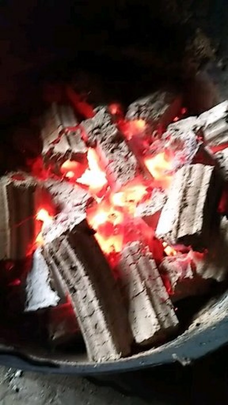 大量供应机制木炭