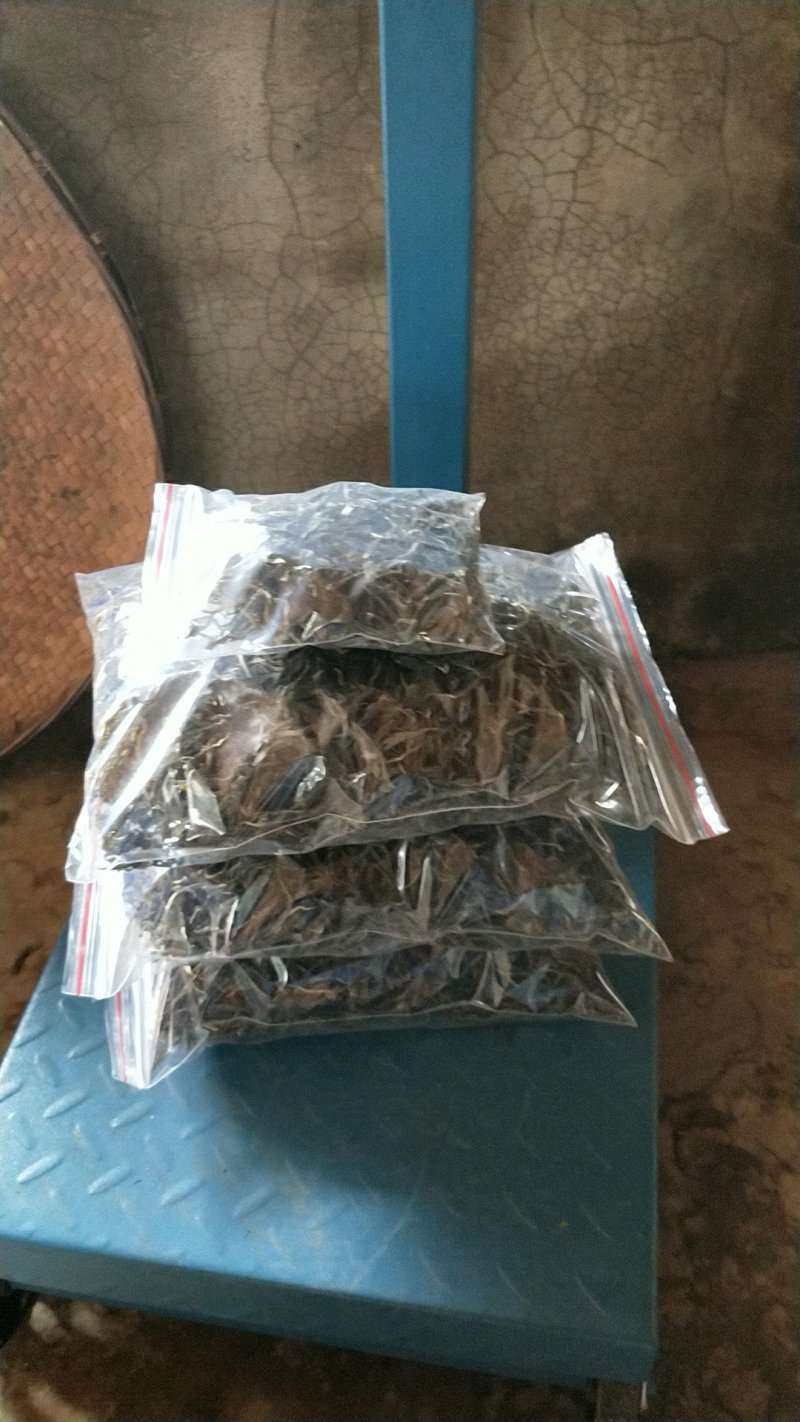 普洱茶毛料，18年春茶混采，不满意，支持无理由退货。诚信