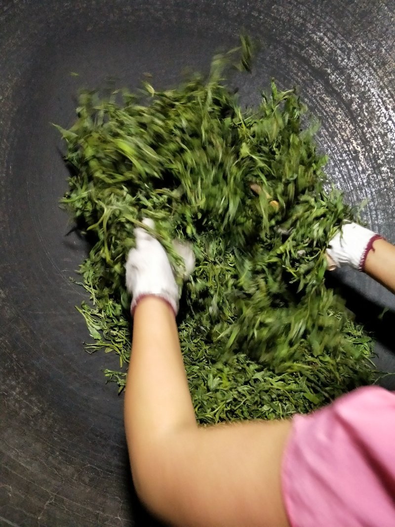 普洱茶毛料，18年春茶混采，不满意，支持无理由退货。诚信