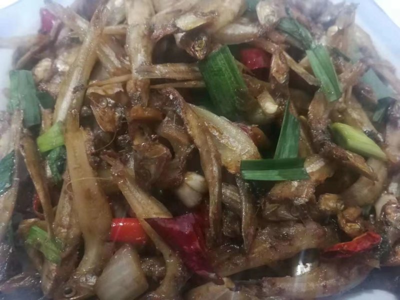 地摊火爆野生小鱼干