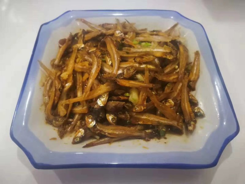 地摊火爆野生小鱼干