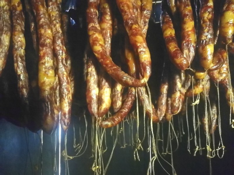 湘西香肠腊肉熏制