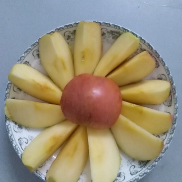 大沙河富士苹果🍎，口感脆甜皮薄肉细不打腊，不打崔熟剂。