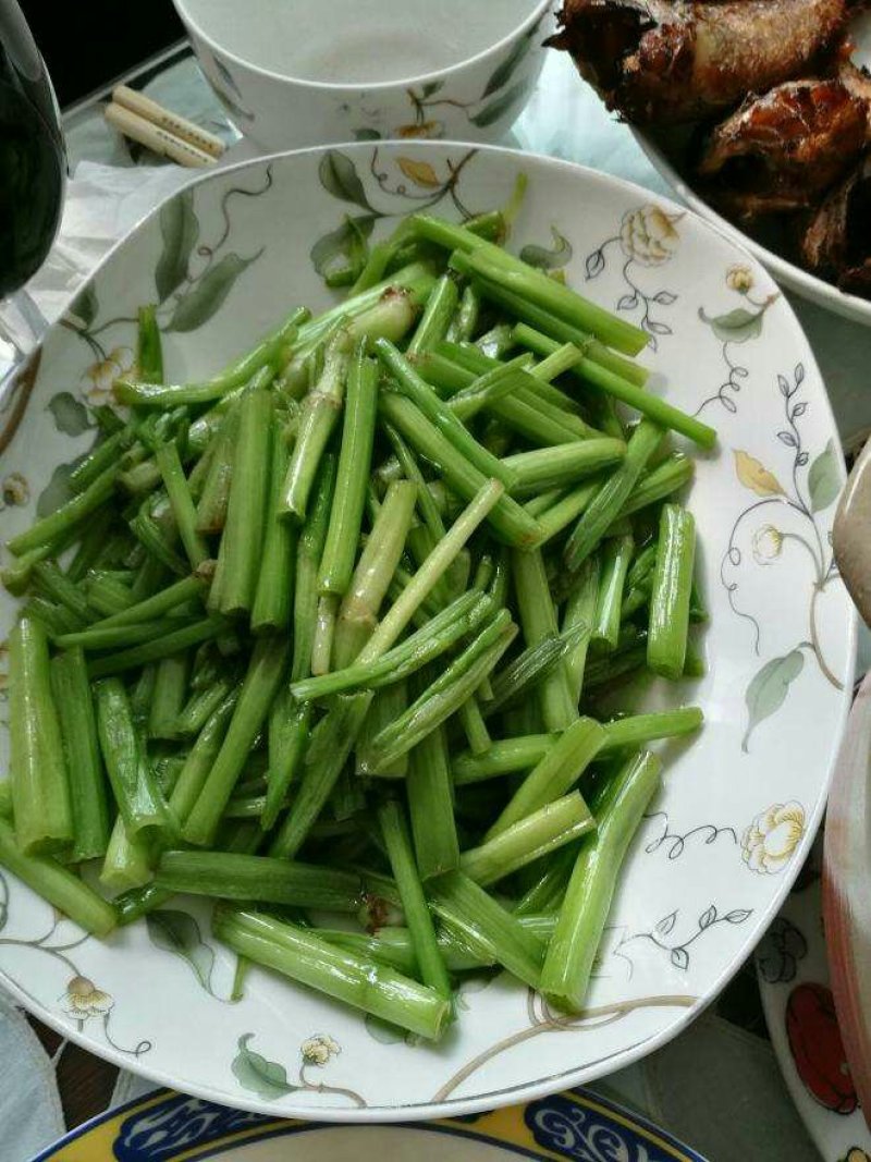 新鲜水芹菜