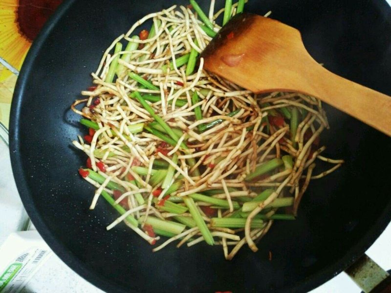 鲜嫩折耳根鱼腥草