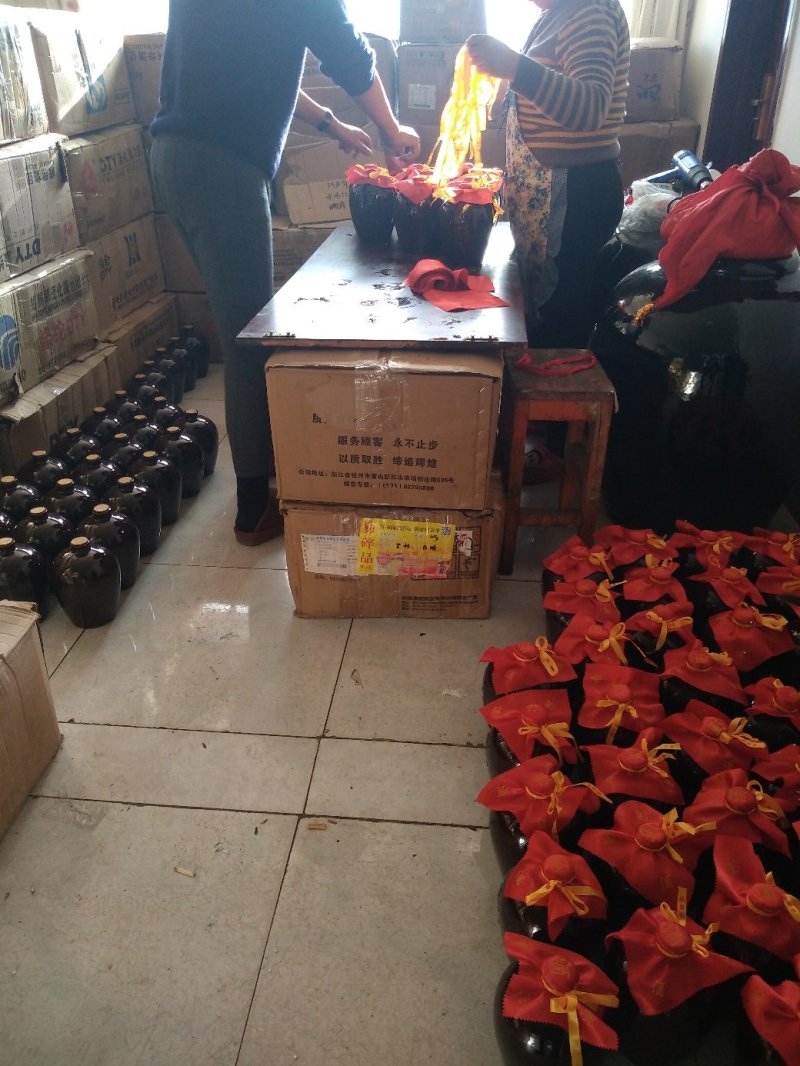 散装纯粮食高粱白酒，手续齐全可以全国发货。