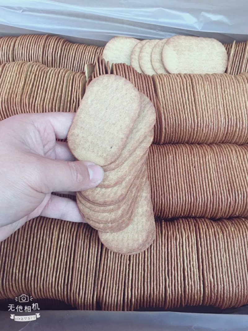 饼干，蛋黄薄脆饼干