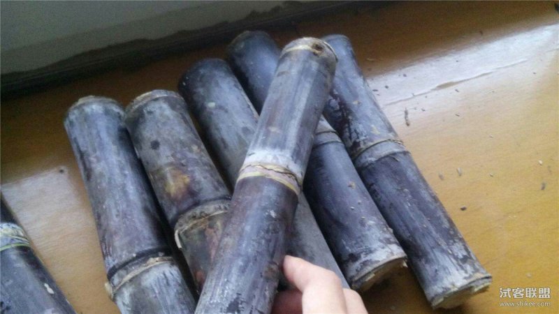 现砍黑皮甘蔗9斤装3根整装，36元一箱