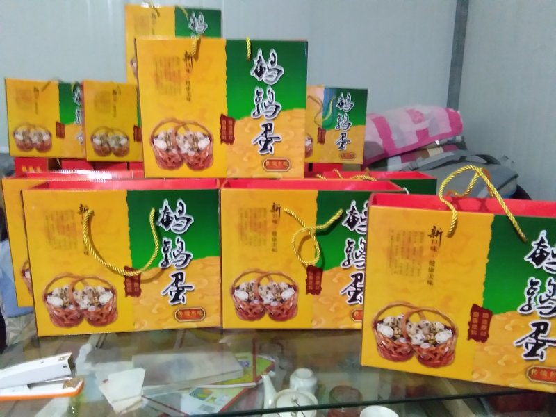 新鲜鹌鹑蛋