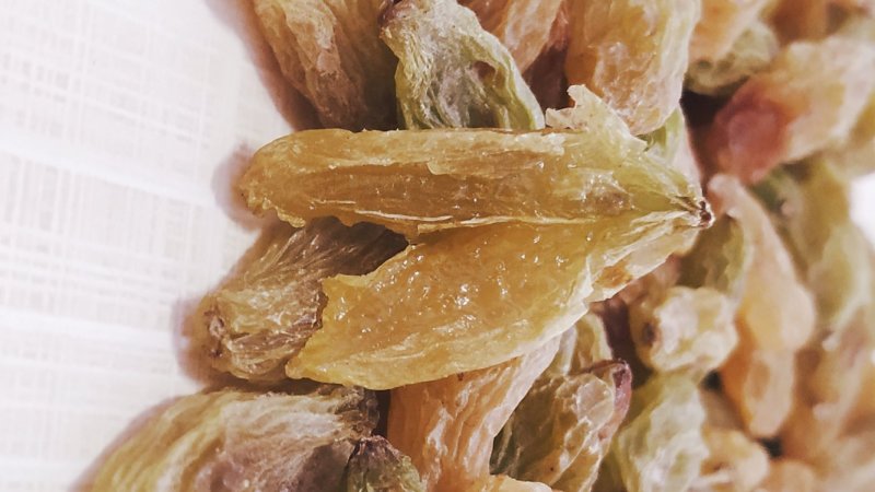 葡萄干新疆吐鲁番绿香妃，颗粒饱满厚实，个头大甜度高，包邮