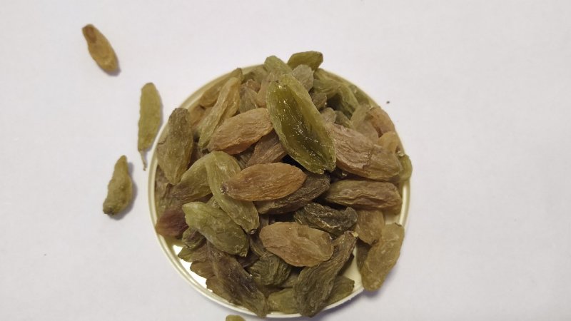 葡萄干新疆吐鲁番绿香妃，颗粒饱满厚实，个头大甜度高，包邮