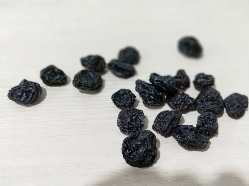 新疆吐鲁番夏黑葡萄干，酒香味葡萄干