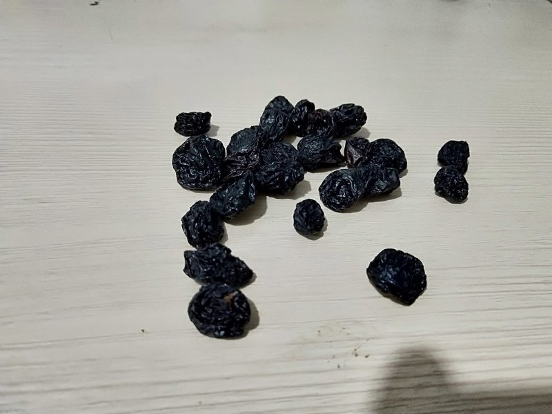 新疆吐鲁番夏黑葡萄干，酒香味葡萄干