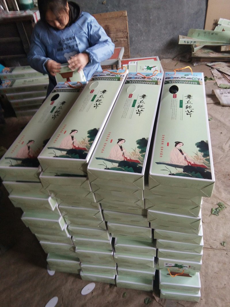 章丘鲍芹，芹芽，精芹无丝无渣，脆甜可口，营养丰富，量大从优