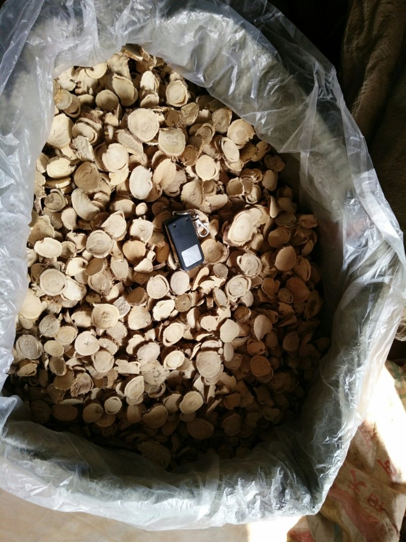 苦参大货长期供应各种规格饮片厂药厂兽药厂
