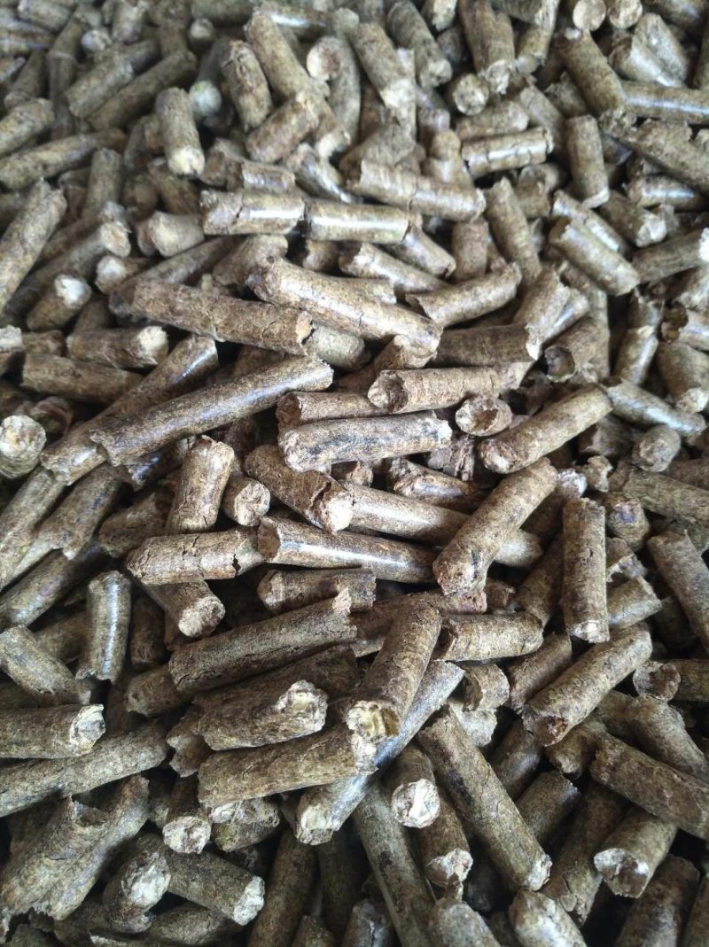 大量出售散装袋装花生壳燃烧颗粒