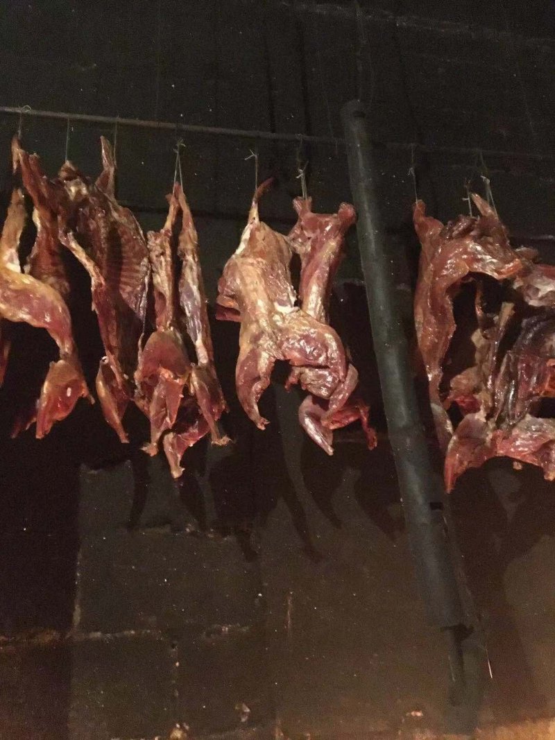 腊兔腊肉家乡特产舌尖上的美味