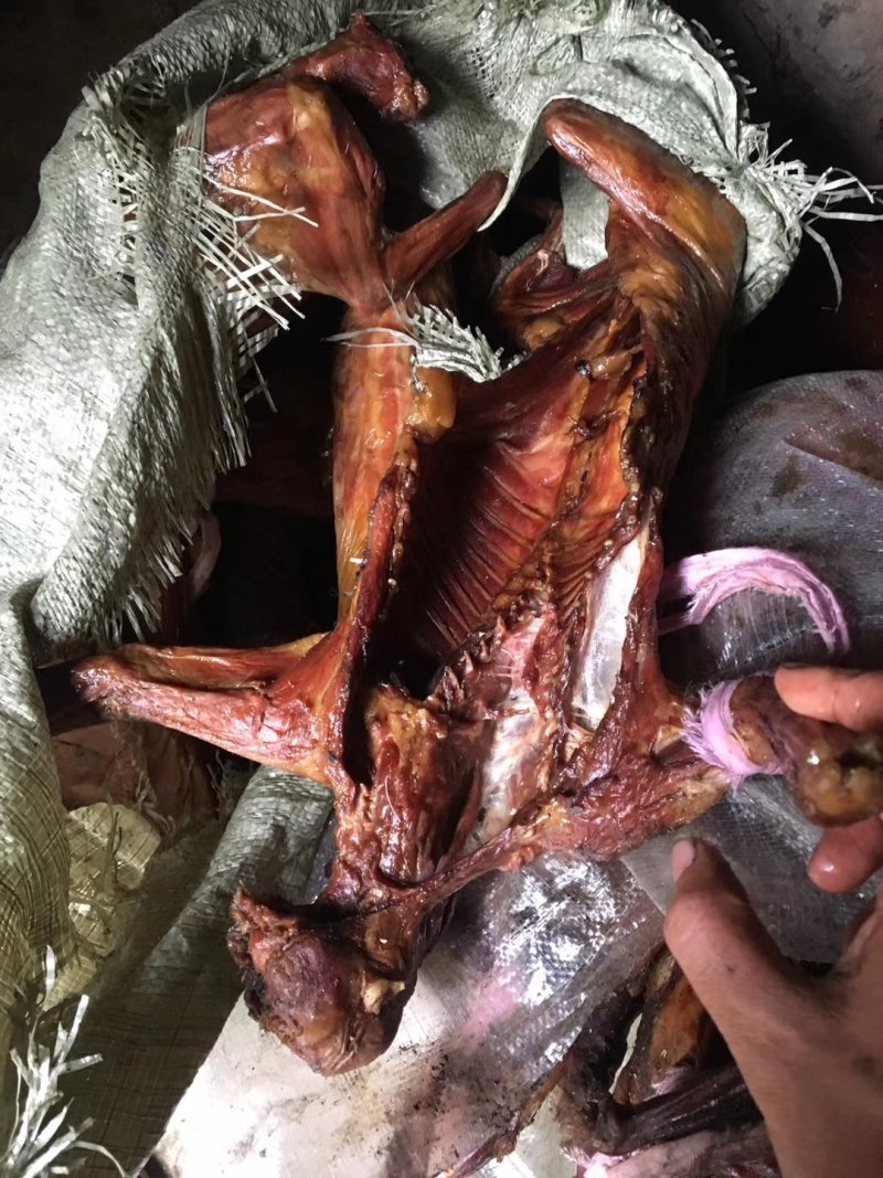 腊兔腊肉家乡特产舌尖上的美味