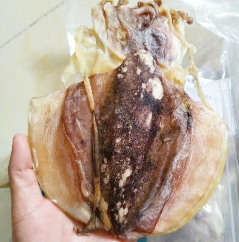 海捕淡晒墨鱼干一件包邮