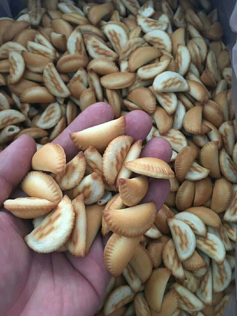 山药蛋黄饺，饼干，