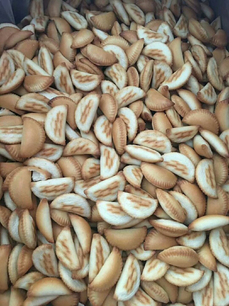 山药蛋黄饺，饼干，