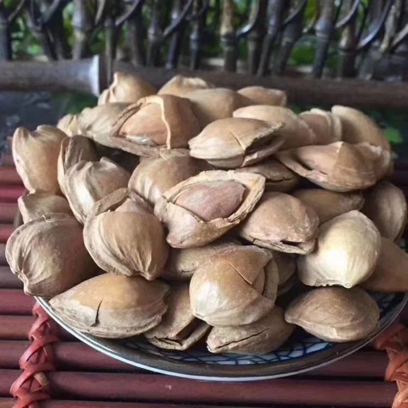 五香开口杏仁。奶油味，五香味，江湖跑摊热卖产品。
