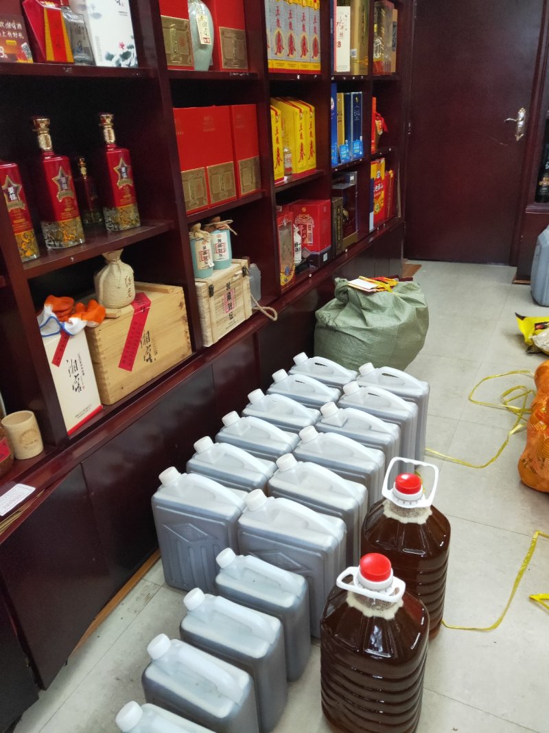 常年批发茶油，桐油。