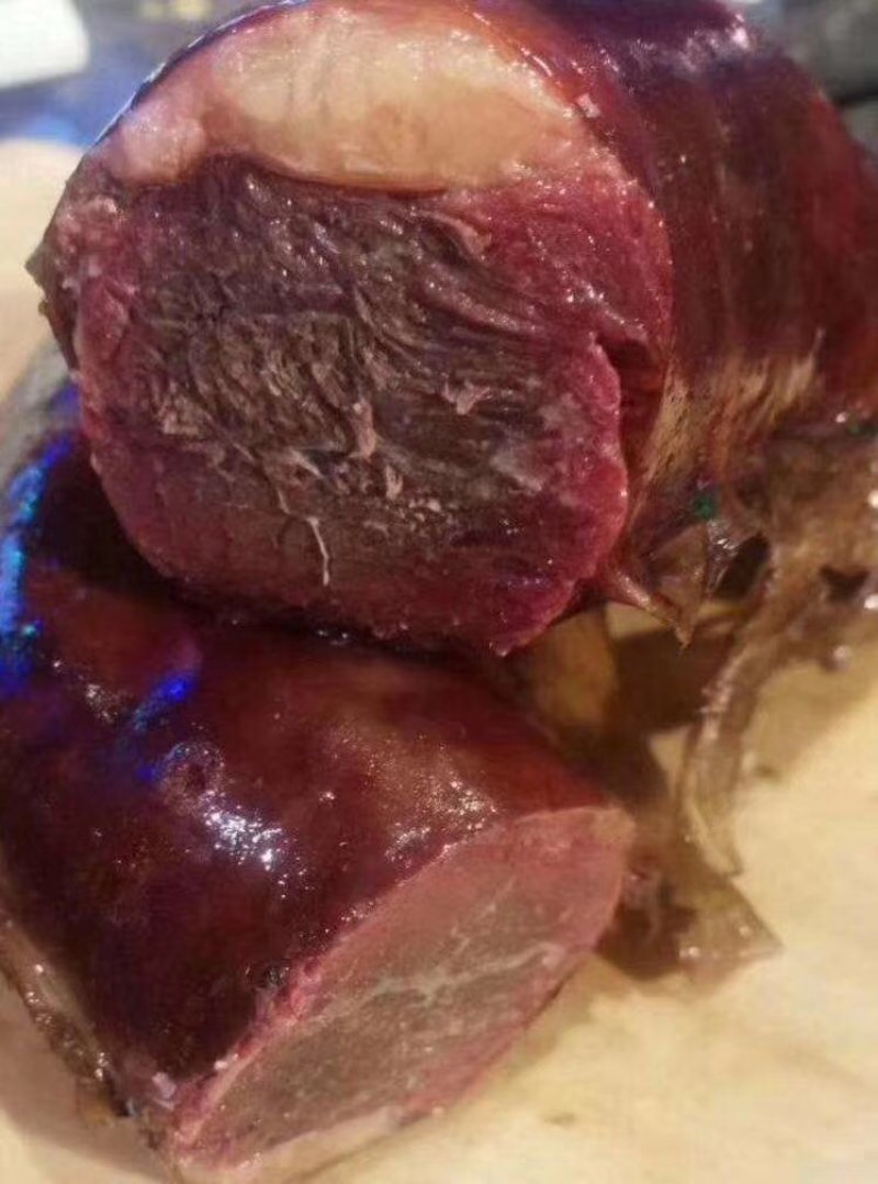 新疆伊犁熏马肠，货源很充足，都是新鲜的熏马肠