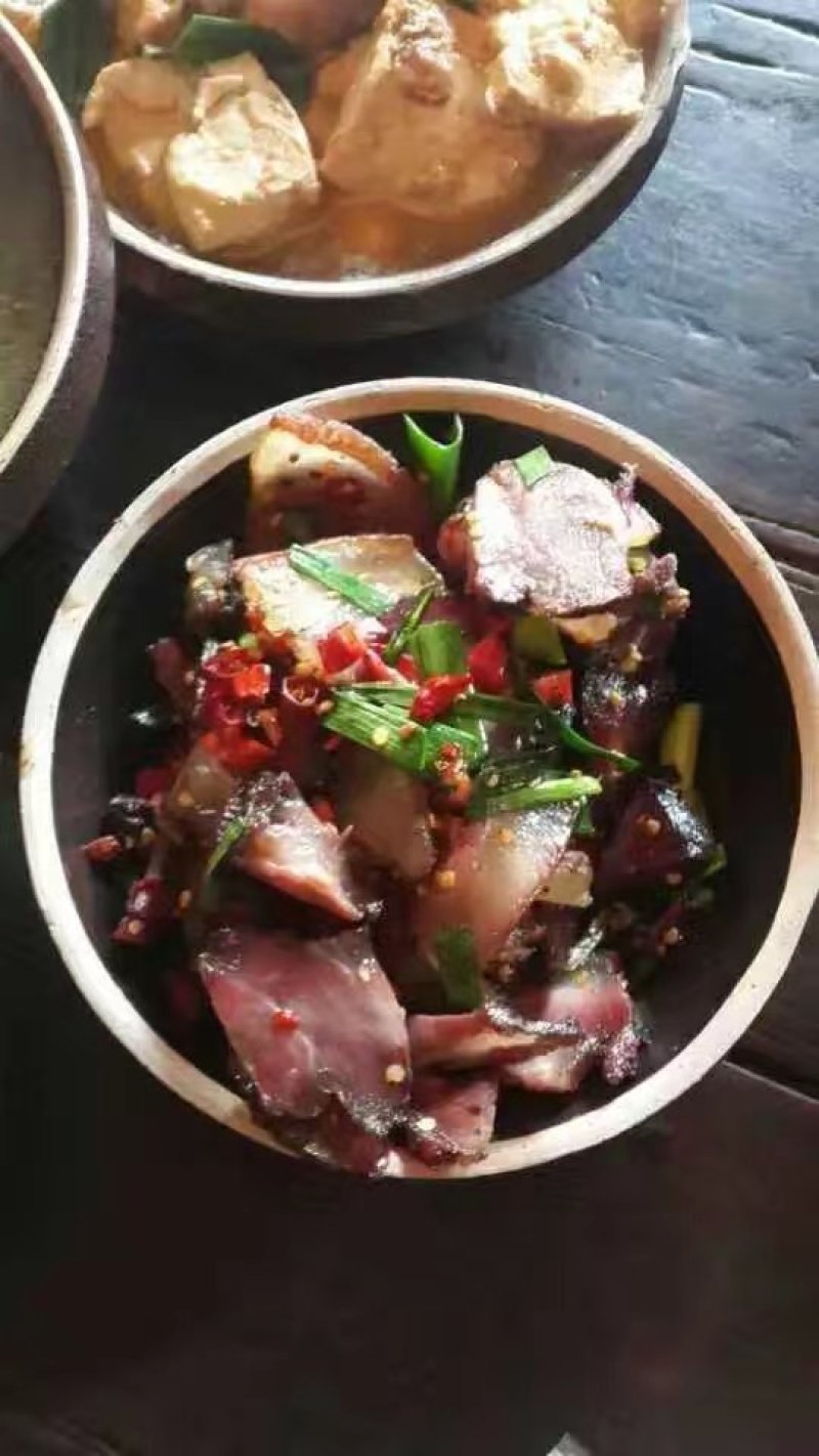 麻辣牛肉、优质大米、十八洞黄金茶、乳鸽、山羊、腊肉、土蜂