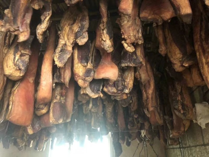 本人自己供的腊肉。还是自己家熏的腊肉。