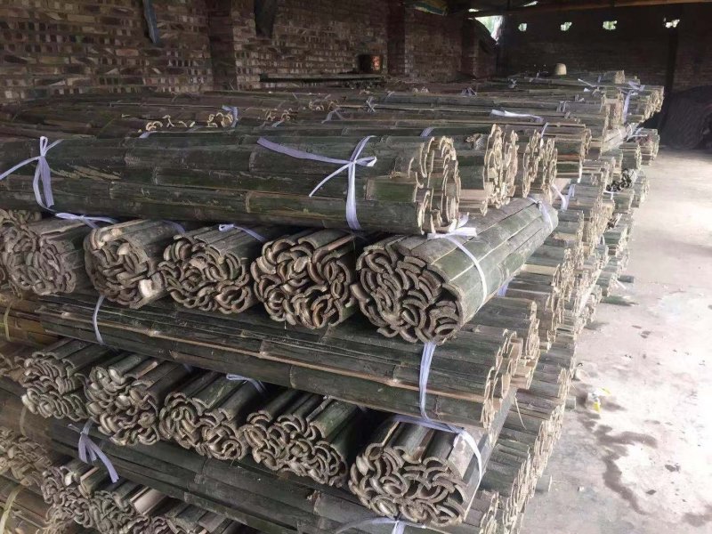火车装焦煤加高栏板竹片