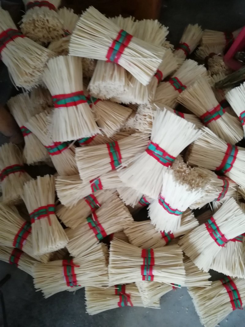 灯心草全国最大万亩灯心草基地.