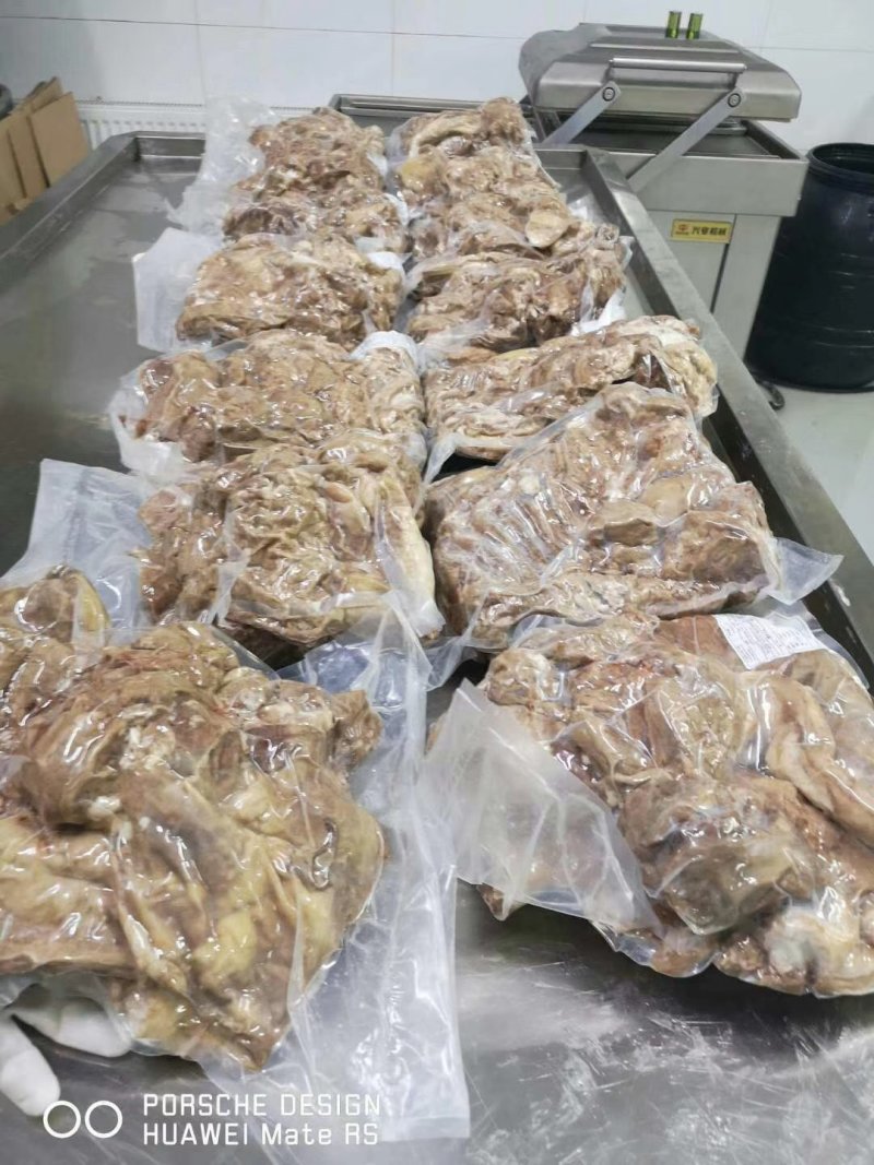 熟羊肉，精修去皮熟羊肉，带皮熟羊肉，老板们欢迎光临！