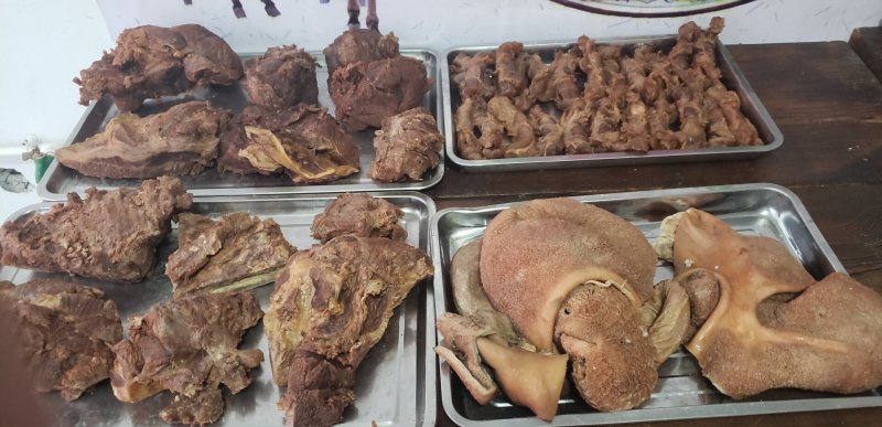 鲜牛肉，卤牛肚，牛头，牛蹄，牛筋，卤驴肉