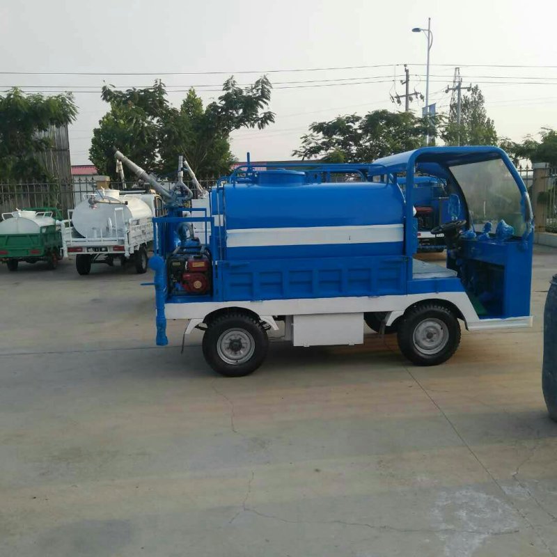 小型洒水车电动喷洒车清洗车