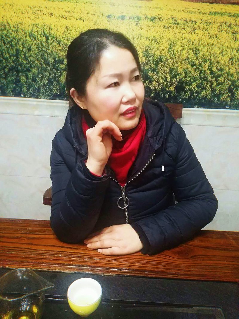 本人小店专营云南大山上的野生古树红茶、古树普洱茶。