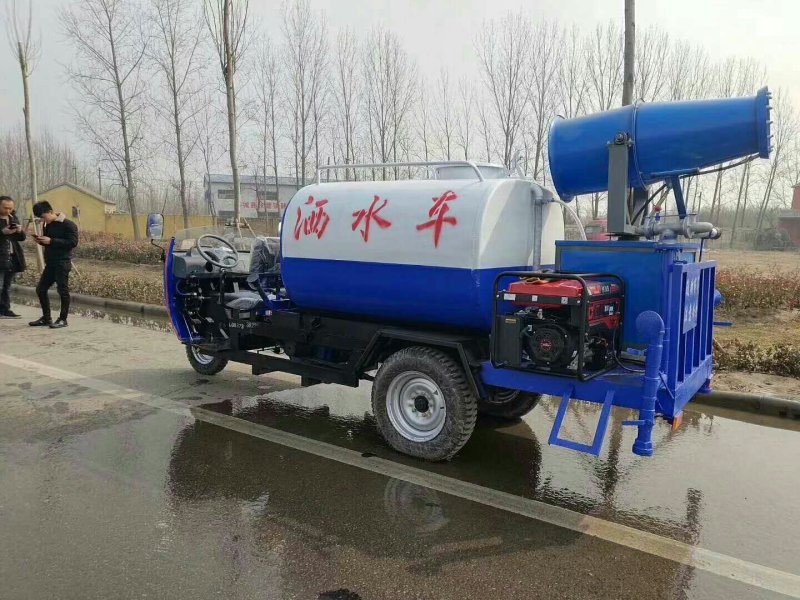2立方雾炮洒水车喷洒车