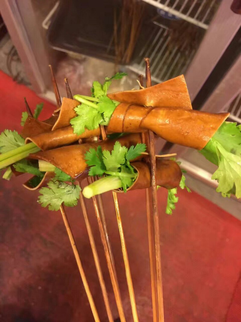 四川特产牛皮豆腐干鲜卤牛皮豆干凉拌烧烤串串火锅配菜